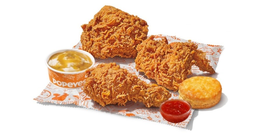 fried chicken from popeyes, merry christmas! : r/pics